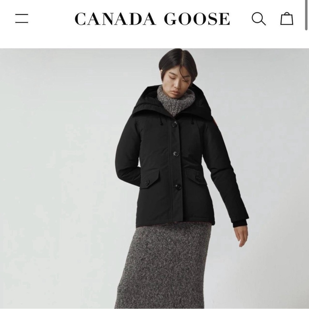 CANADA GOOSE WOMENS PARKA MEDIUM